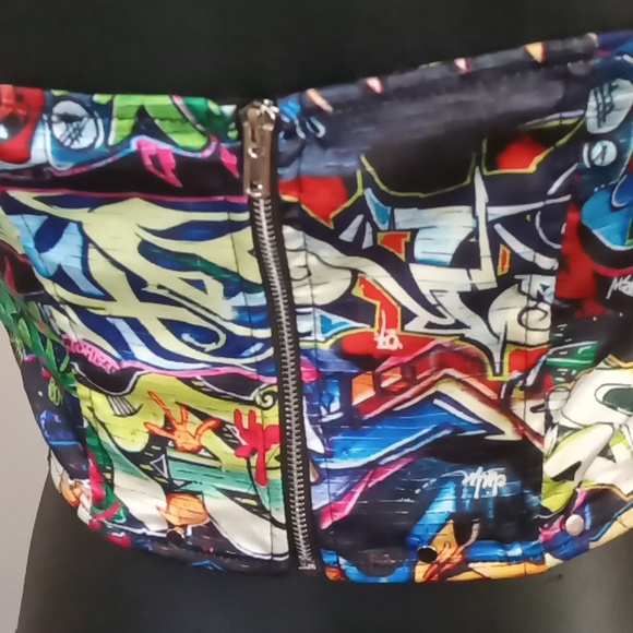 Top - Picture 4 of 8